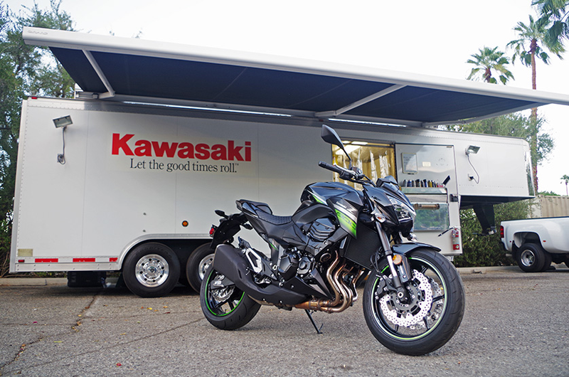 Illustration for article titled Ride Review: The 2015 Kawasaki Z800 Is A Sportbike Wasting Time Trying To Be Comfortable